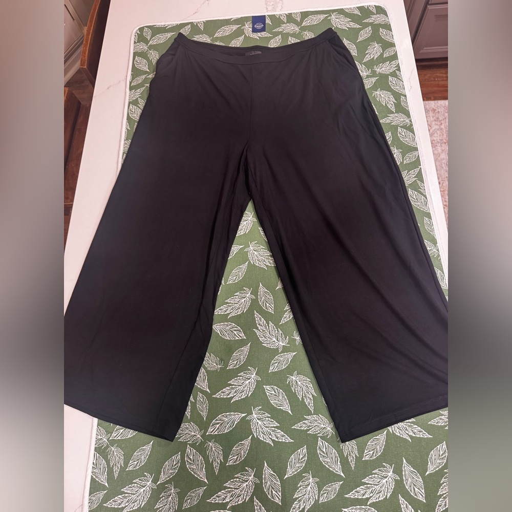 J Jill’s Wearever Collection Full Leg Cropped Slacks